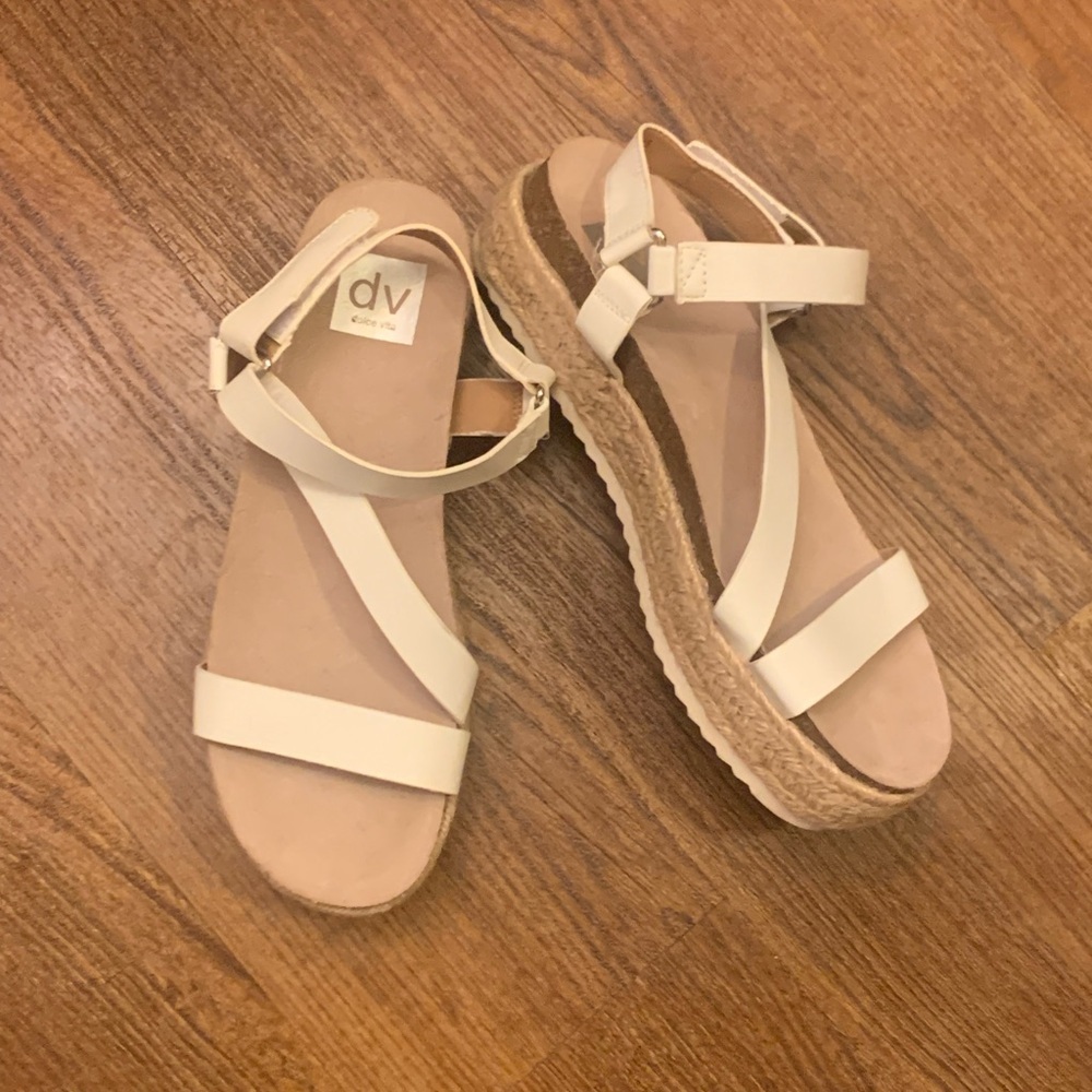 DV by Dolce Vita Women's 8.5 Cream Sandals platform Velcro adjustable strap